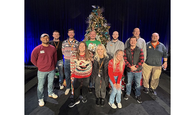 OPPD employees pose for a photo at Heartland Hope Mission.